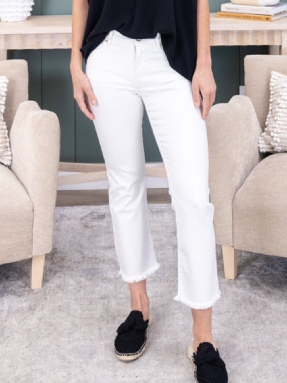 *NWT!* Risen White Cropped Frayed Hem Women's Pants Crops Frayed Hem